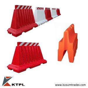 <p>Water Ballast Road Barriers</p>